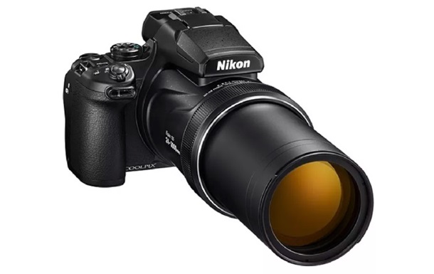 Nikon выпустила мощную камеру с рекордным зумом