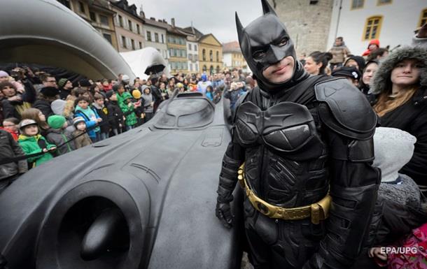 В Канаде копы остановили Бэтмена на бэтмобиле
