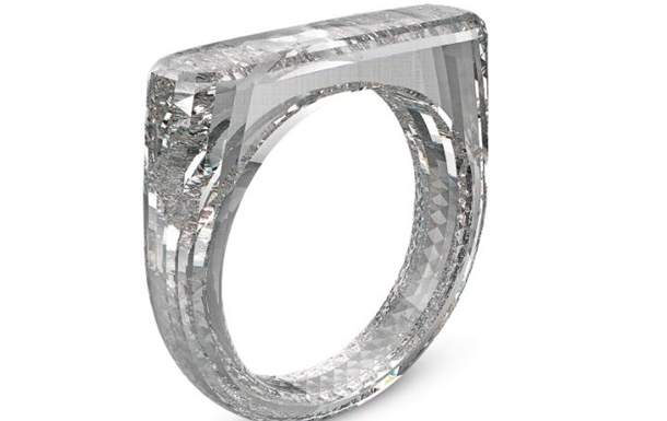 Дизайнер Apple создал кольцо за 7 млн грн