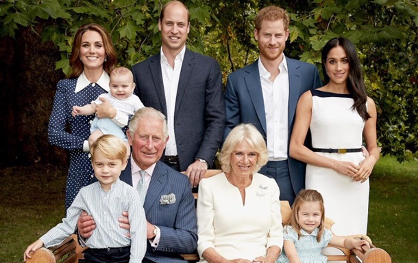 Принцу Чарльзу 70 лет: новые фото монаршей семьи