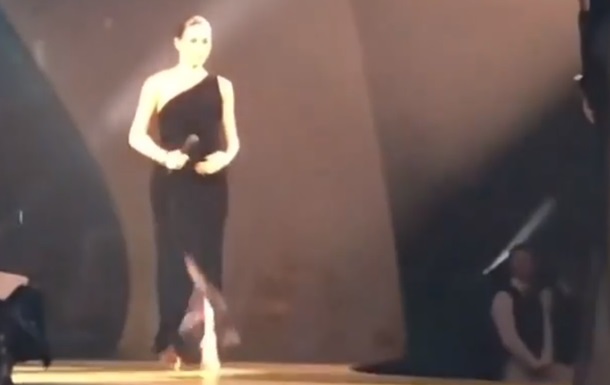Беременная Меган Маркл посетила Fashion Awards