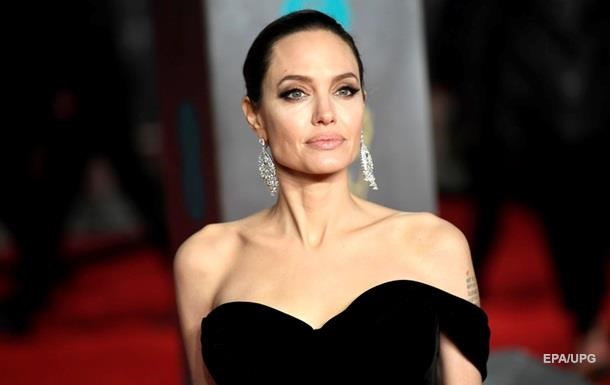 Анджелина Джоли задумалась о карьере политика 