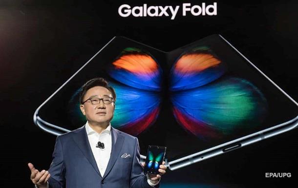Samsung отложила выход на рынок  гибкого  Galaxy Fold