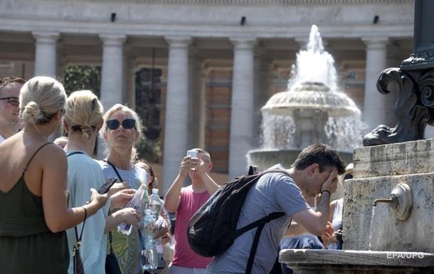 В Риме ввели новые правила и штрафы для туристов 