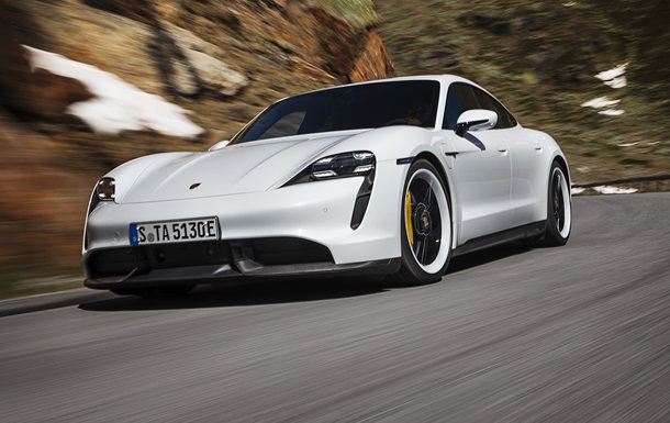 Компания Porsche выпустил первый серийный электрокар