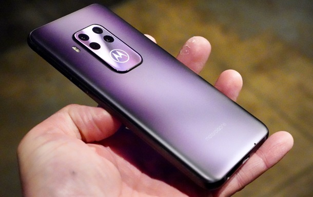 Motorola презентовала новый смартфон One Zoom
