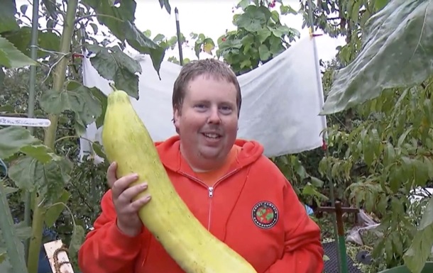 Немецкий фермер выращивает только гигантские овощи