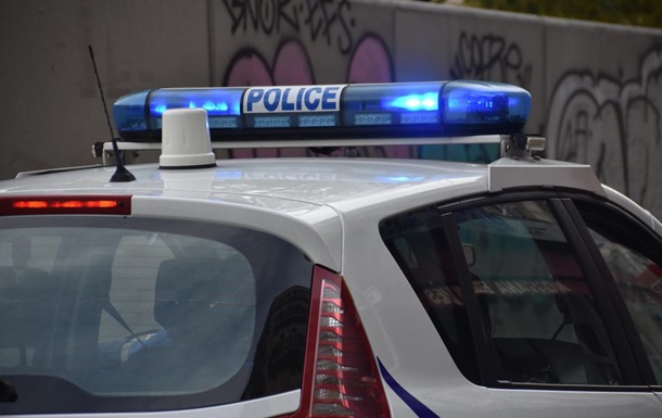 Во Франции полиция застрелила мужчину с ножом, хотевшим взять заложников