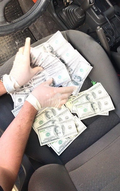 В Днепре на взятке попался майор полиции В Днепре на взятке попался майор полиции