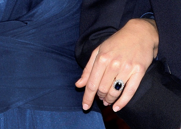 Принц Гарри подарил Меган Маркл кольцо Дианы 2