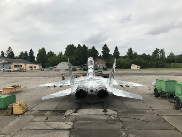 Во Львове завершили испытания самолета МИГ-29УБ Во Львове завершили испытания самолета МИГ-29УБ