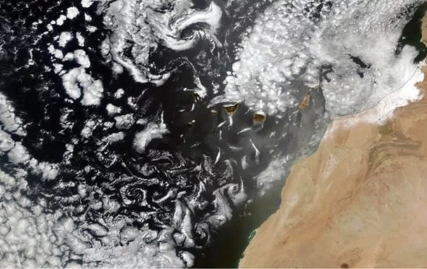 Спутник NASA обнаружил странные облачные образования