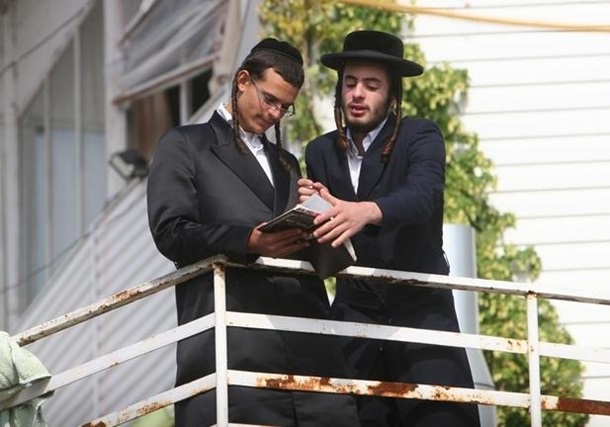 Почему в Умани встречают Еврейский новый год - история и традиции Почему в Умани встречают Еврейский новый год: история и традиции