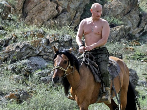 Путин разделся до трусов. И все это показали по российскому телевидению