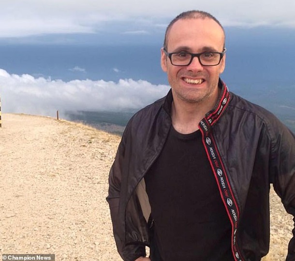 Британец требует за неудачный поцелуй £130 тысяч. ФОТО Британец требует за неудачный поцелуй £130 тысяч. ФОТО