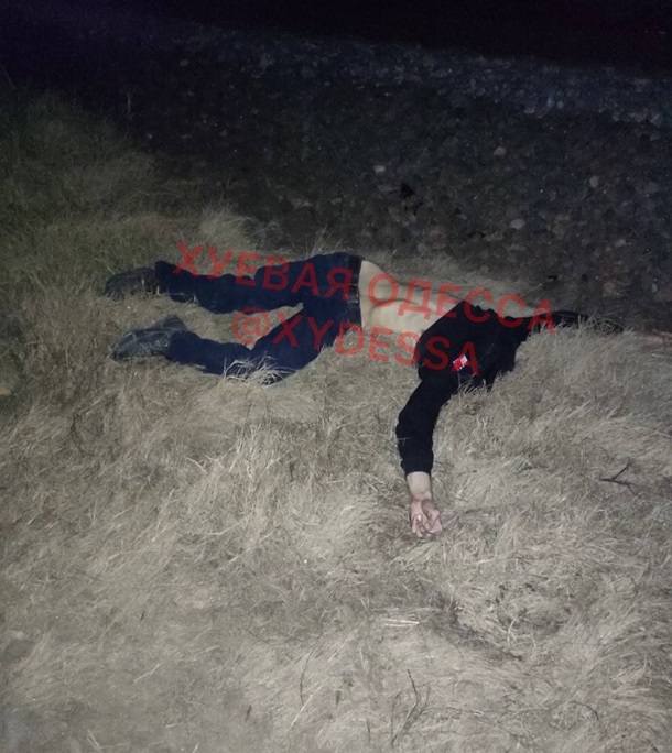 В Одессе мужчина бросился под поезд: ему оторвало голову. 18+