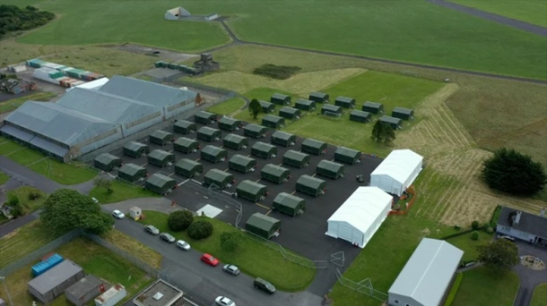 В Ирландии украинских беженцев размесят в военном лагере