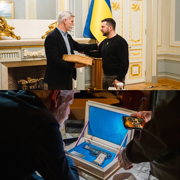 Президент Чехії подарував Зеленському пістолет 26 2825223