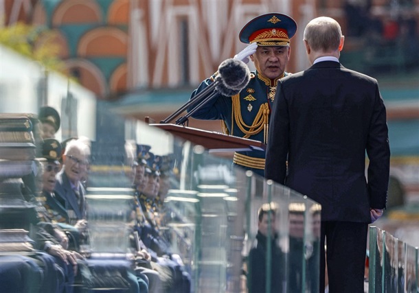 Без самолетов и танков: как прошел парад в Москве
