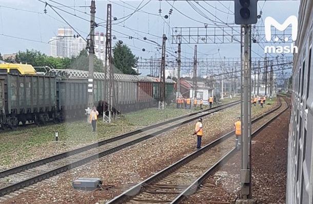 В Москве сошли с рельсов вагоны с цементом