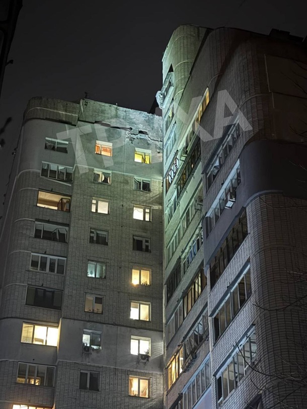 В Киеве обломки БПЛА попали в многоэтажку В Киеве обломки БПЛА попали в многоэтажку