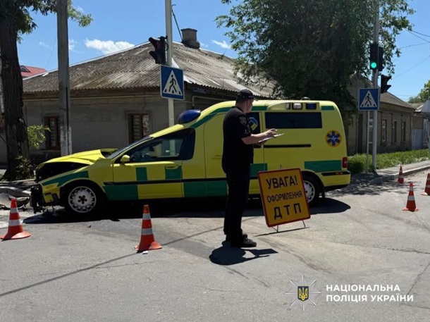 В Измаиле «скорая» столкнулась с легковым автомобилем, есть жертва В Измаиле «скорая» столкнулась с легковым автомобилем, есть жертва