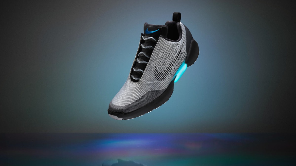 Nike показал самозашнуровывающиеся кроссовки - Korrespondent.net