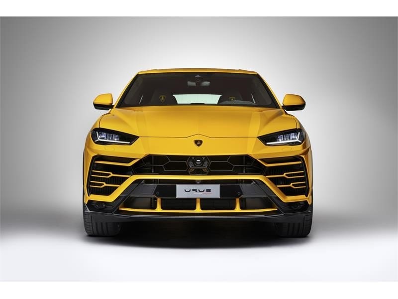 Lamborghini Urus официально представили: фото и видео