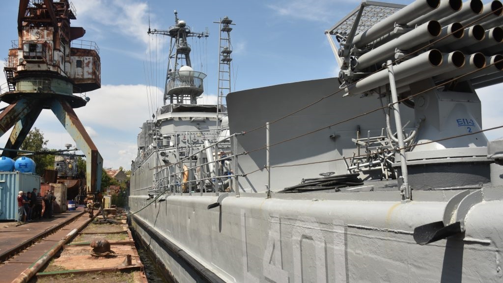 Начался ремонт крупнейшего десантного корабля ВМС Украины