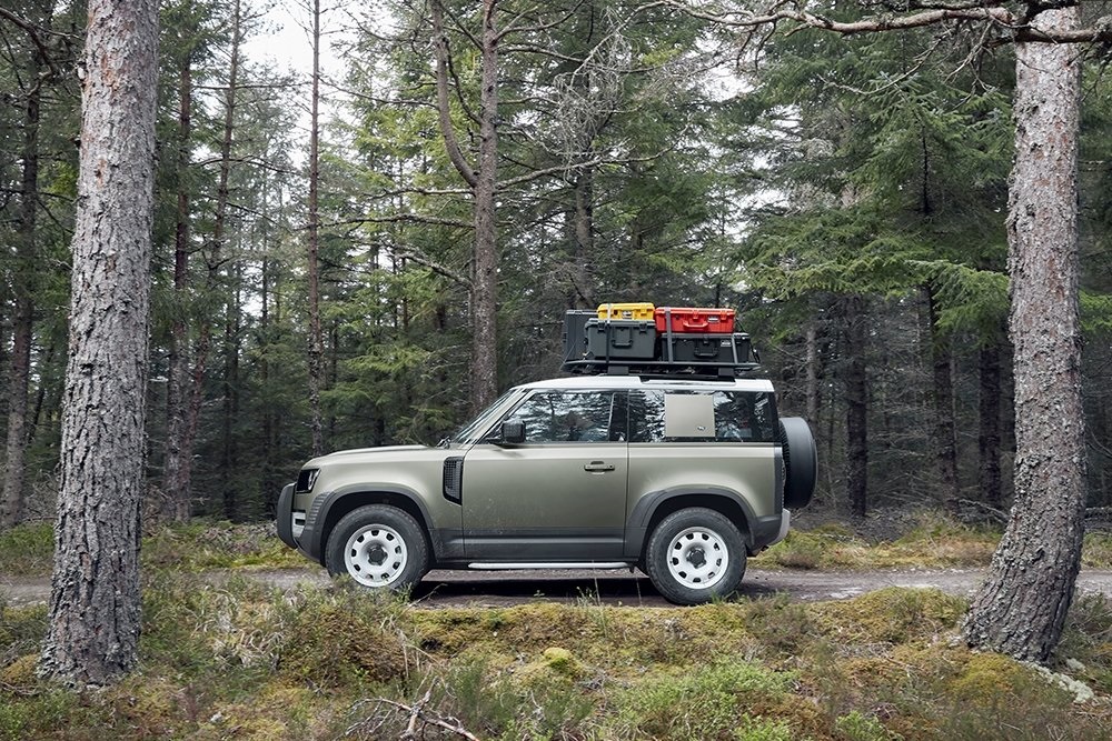 Land Rover возродил внедорожник Defender