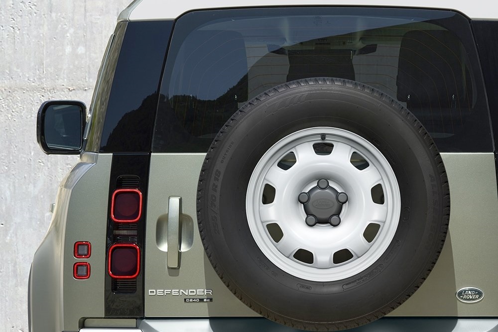 Land Rover возродил внедорожник Defender