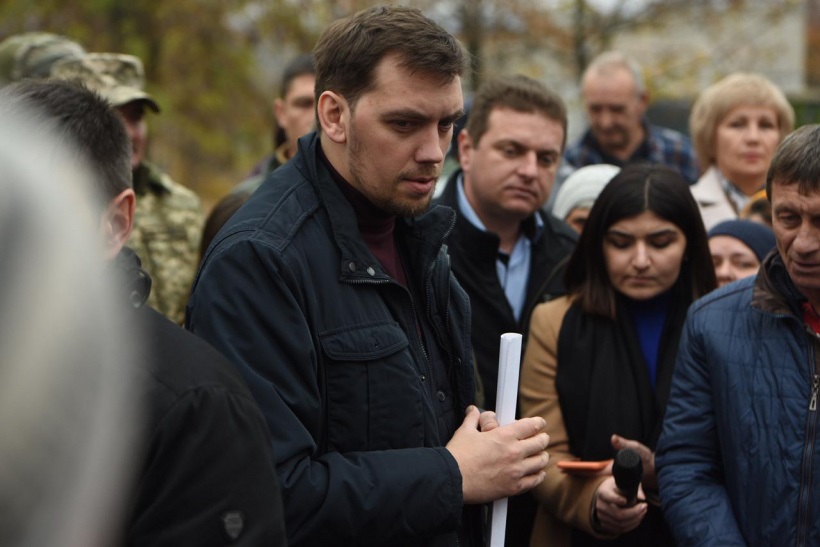 Премьер Гончарук побывал на КПВВ под Донецком