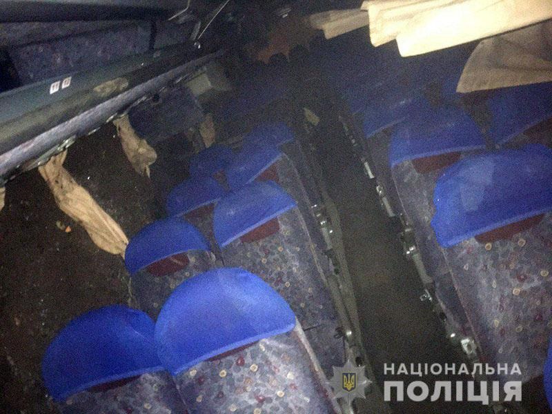 В Донецкой области перевернулся автобус