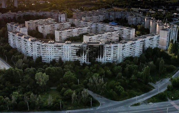 В центре Харькова «поженились» две ЛГБТ-девушки (фото, видео)