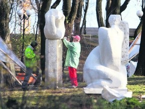 Виталий Милонов вступился за детей и голые скульптуры в Эрмитаже