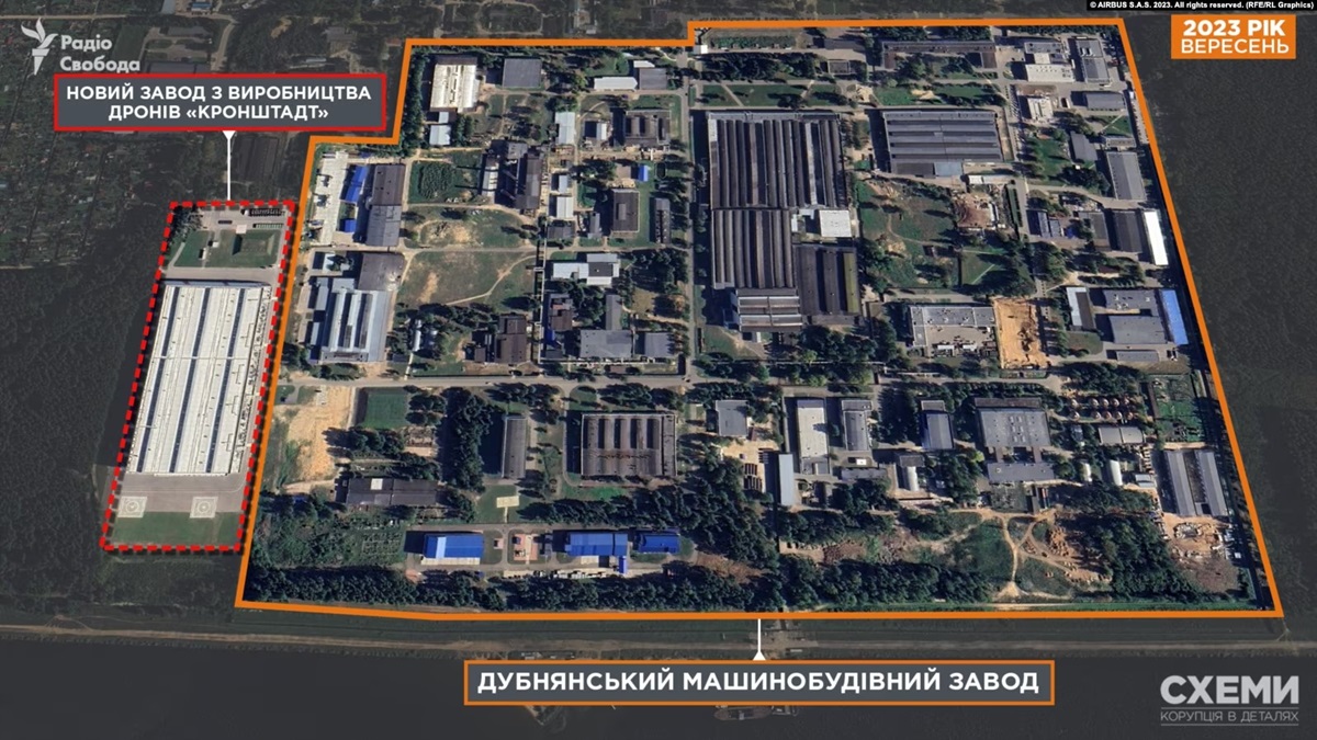 Спутниковые снимки подтверждают, что Россия активно увеличивает производственные мощности своих предприятий, отмечает Радио Свобода.