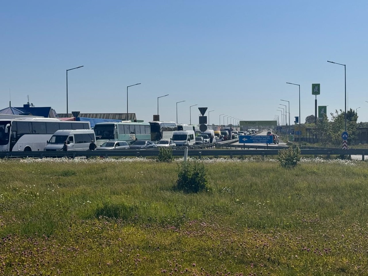 В ГПСУ сообщили, где самые большие очереди на границе с Польшей -  Korrespondent.net