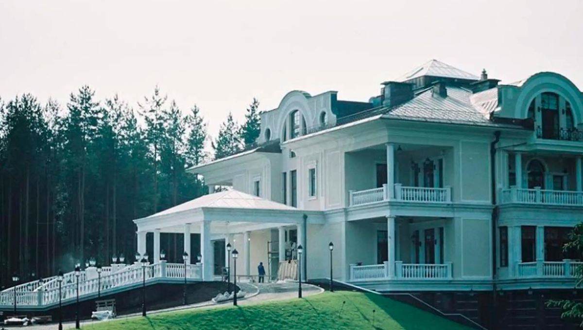 Возле резиденции Путина на Валдае обнаружили 12 систем ПВО -  Korrespondent.net