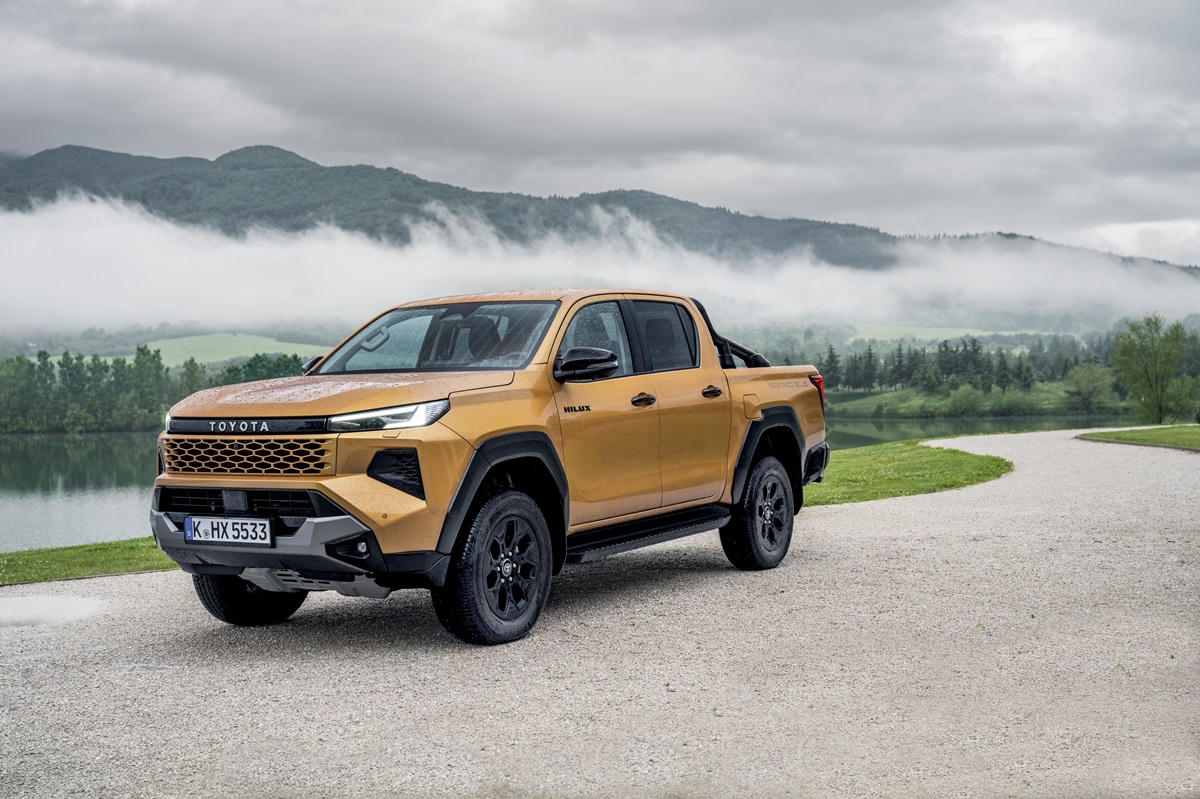 Современный, мощный, удобный: в Украину прибывает новый Toyota