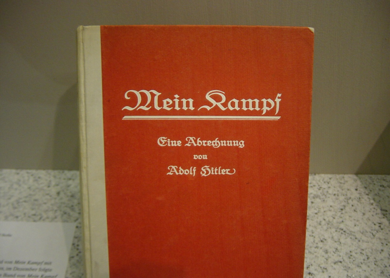 Mein Kampf c автографом Гитлера продана за $64,9 тысяч - Korrespondent.net