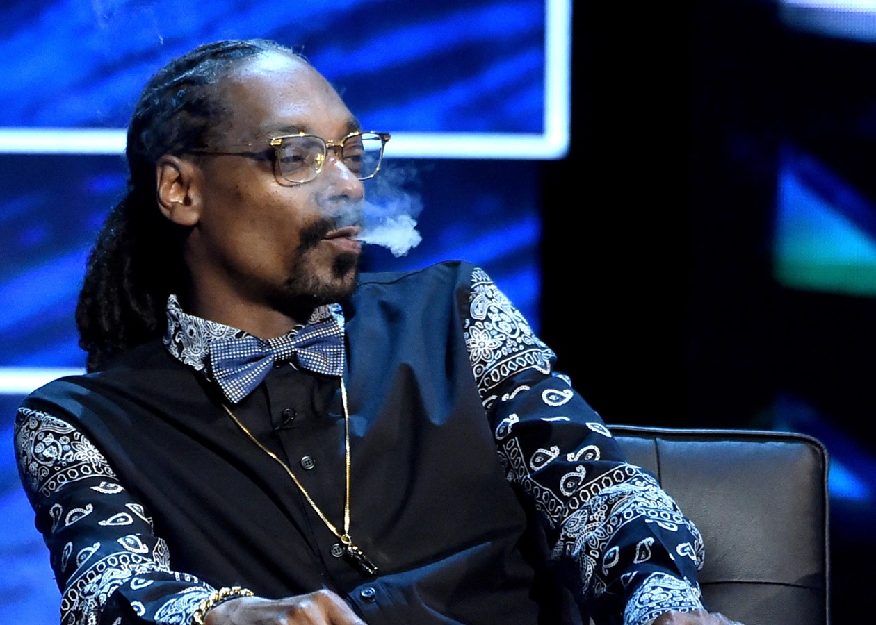 Рэпера Snoop Dogg задержали по подозрению в употреблении наркотиков Korrespondent