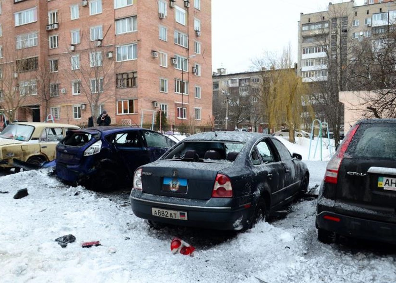 В Донецке взорвали автомобиль: фото - Korrespondent.net