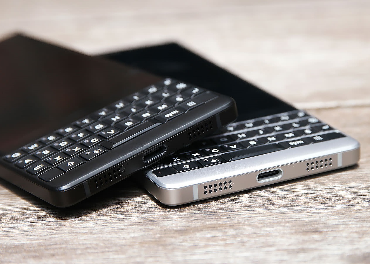 Представлен новый QWERTY-смартфон BlackBerry - Korrespondent.net