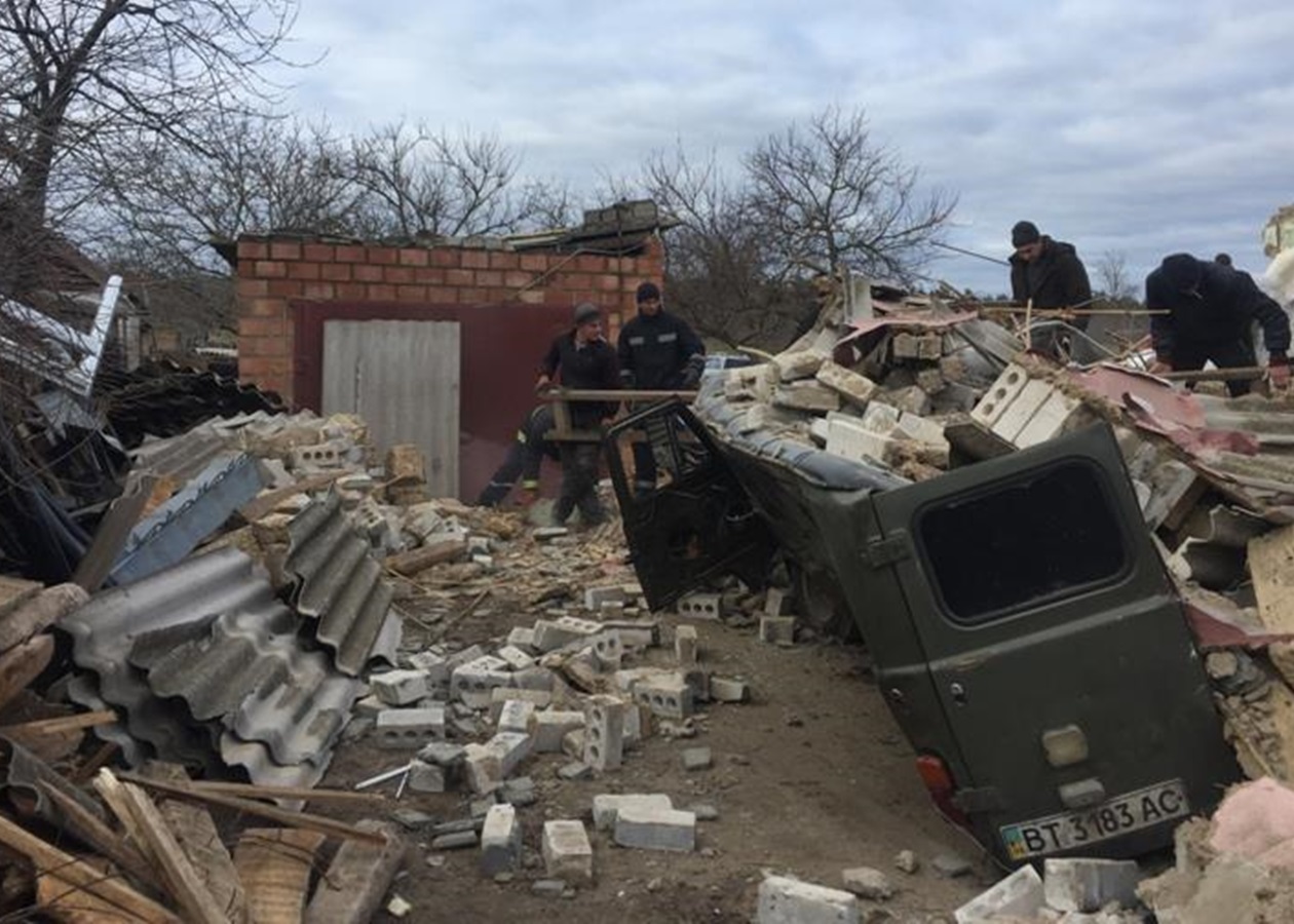 В Херсонской области взорвался газ в доме, пострадали четыре человека -  Korrespondent.net