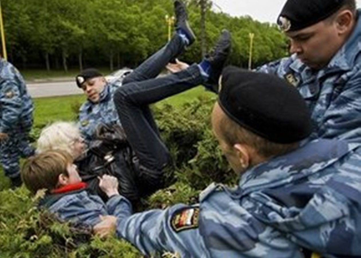 Милиция разогнала Славянский гей-парад в Москве: новые подробности -  Korrespondent.net