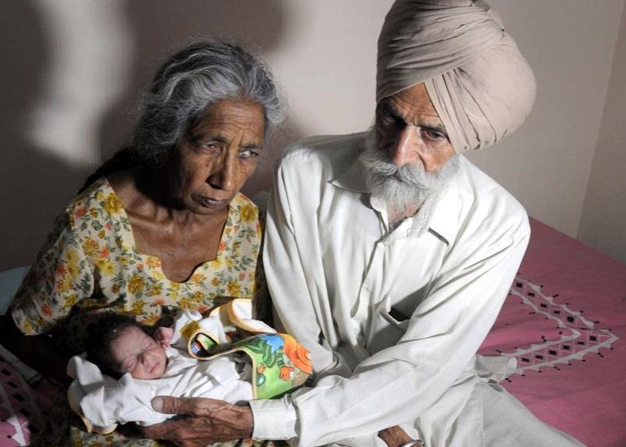 Самые поздние роды. Далджиндер Каур сейчас. Жительница Индии родила первенца в 72 года.