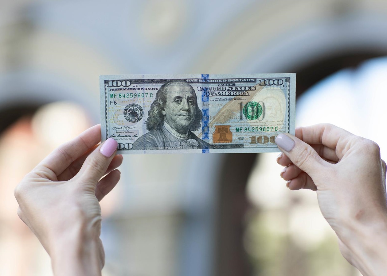 Курс доллара растет в последний месяц – Нацбанк дал объяснение