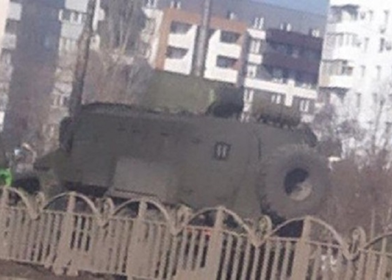Большая колонна техники РФ движется в сторону Бердянска - Андрющенко ...