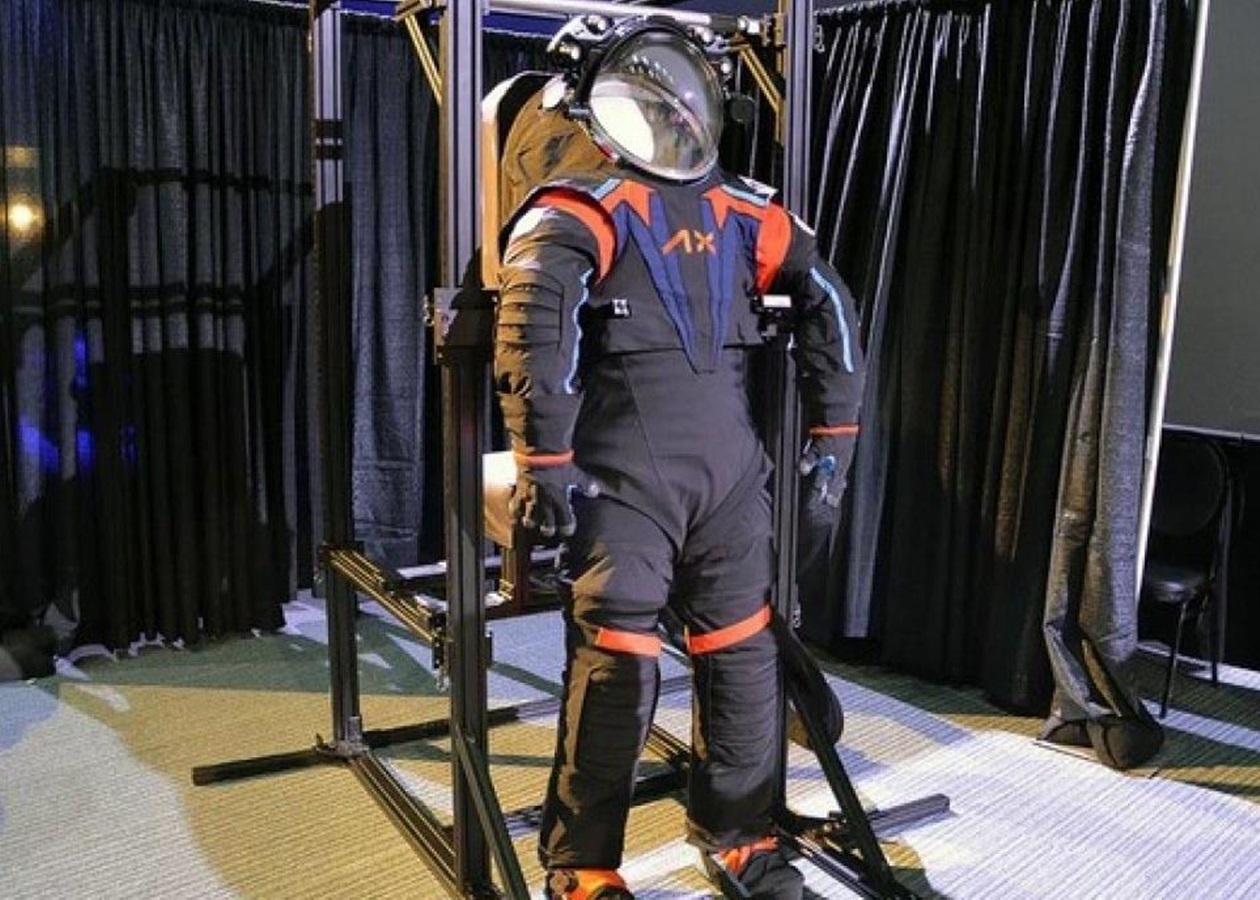 NASA представило новый скафандр для высадки на Луну - Korrespondent.net
