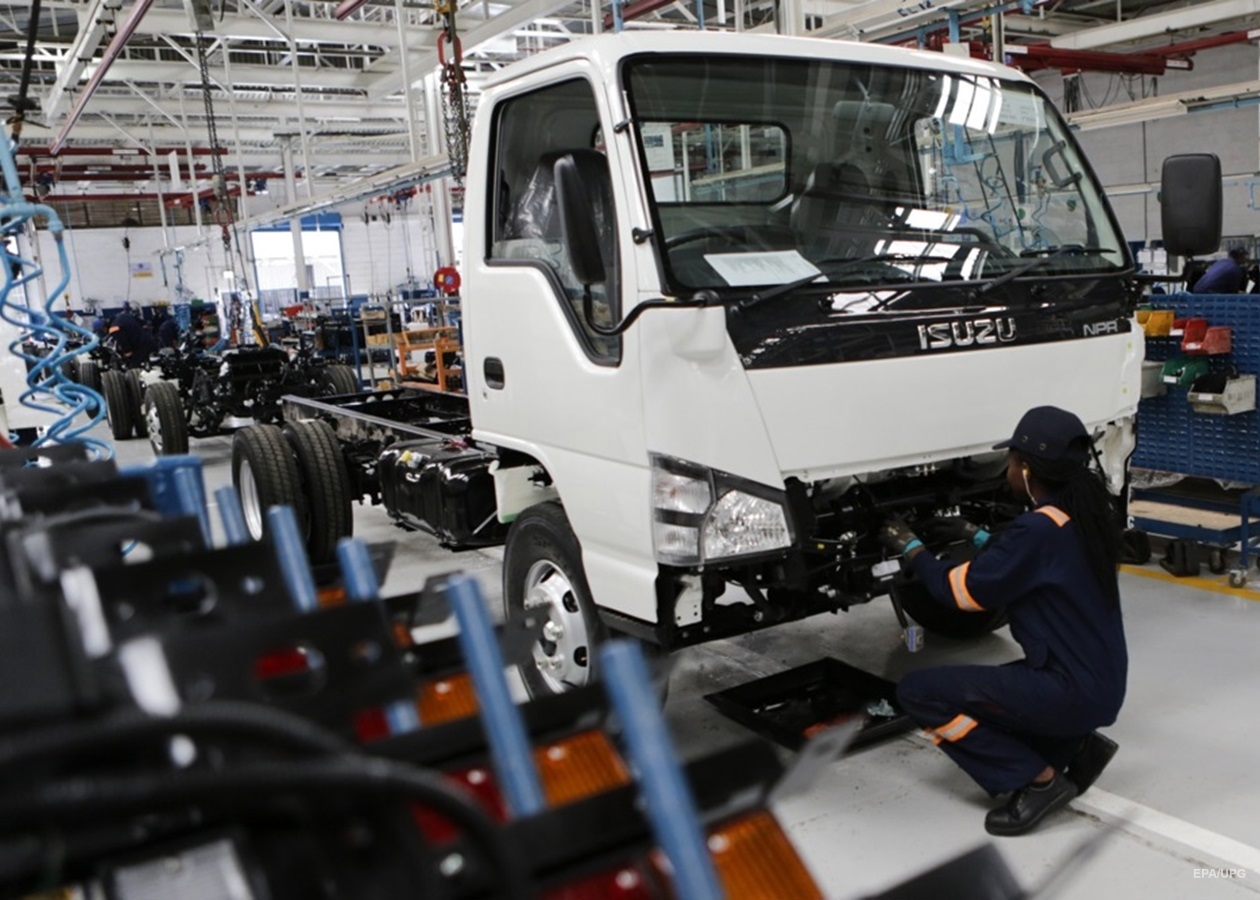 Еще минус один: производитель грузовиков Isuzu уходит с рынка России ...